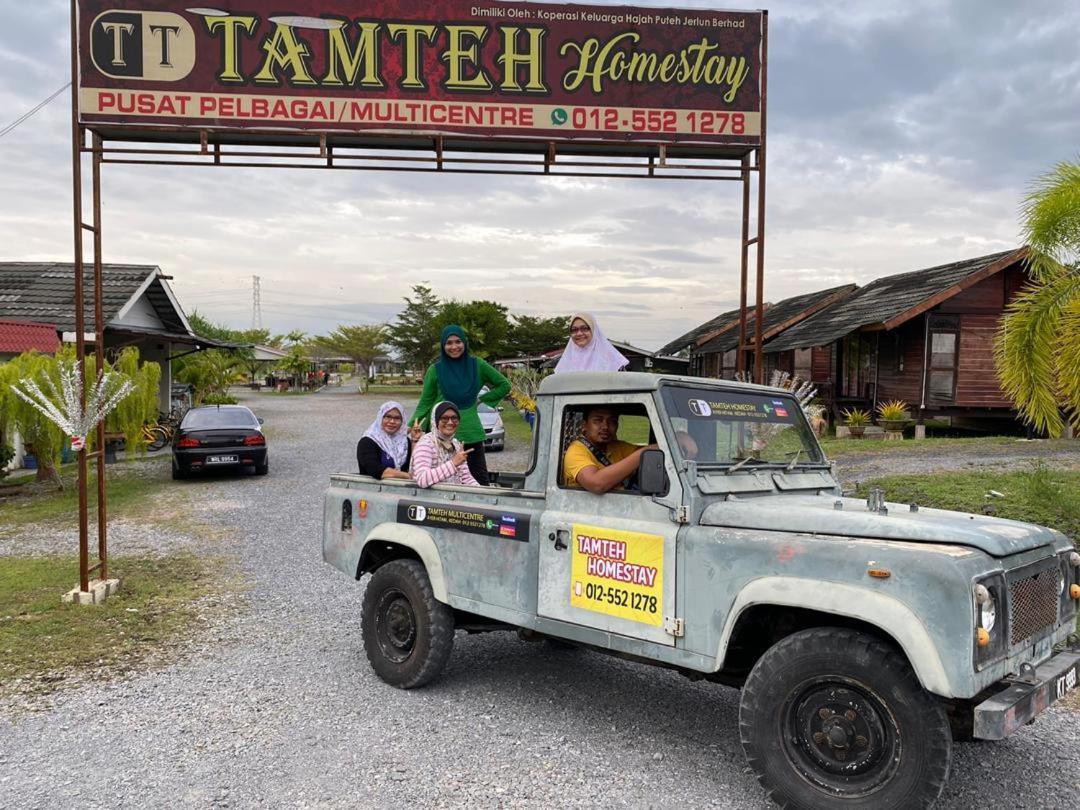 Tamteh Homestay Ayer Hitam Экстерьер фото