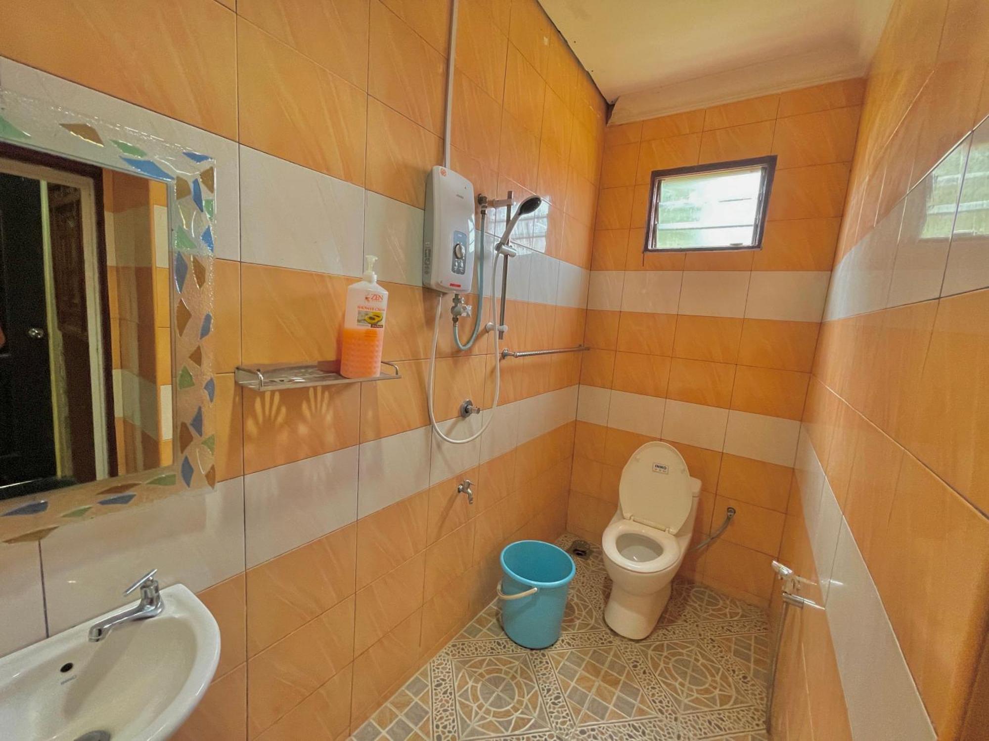 Tamteh Homestay Ayer Hitam Экстерьер фото