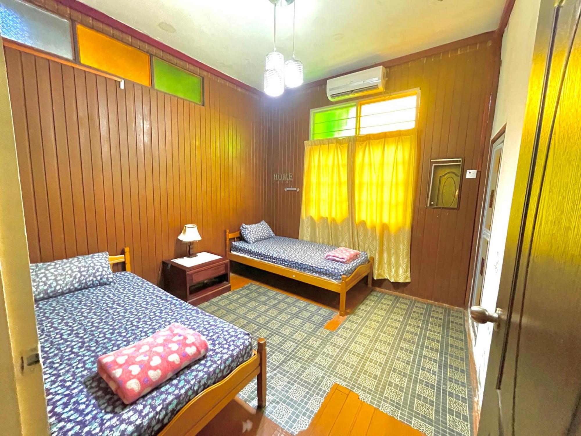 Tamteh Homestay Ayer Hitam Экстерьер фото
